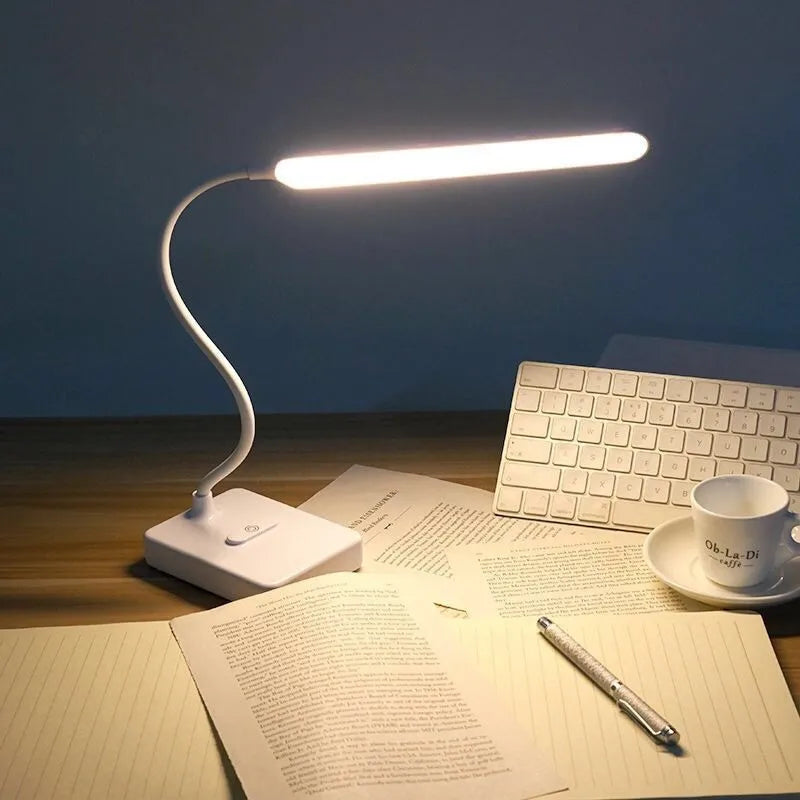 Luminária de Mesa com Carregador 