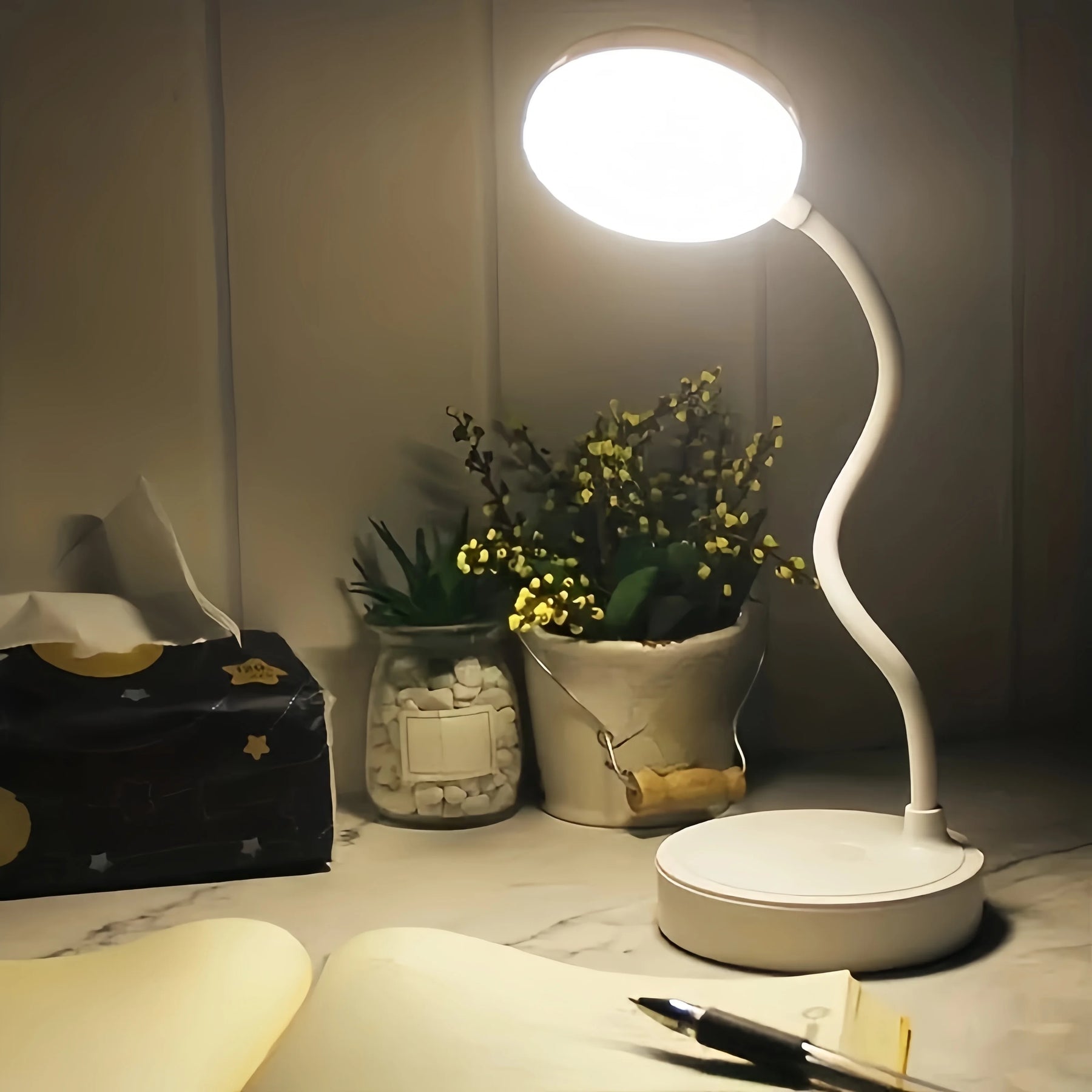 Luminária de Mesa LED com USB – Toque de Luz Ajustável